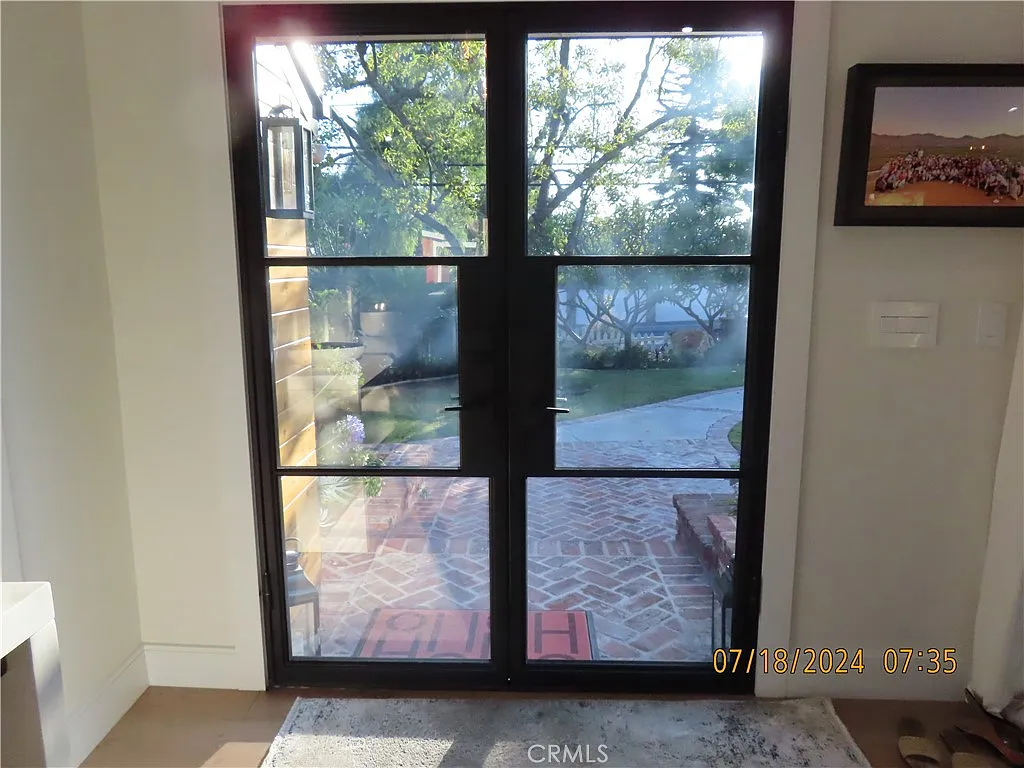 4 bed, 3150 sqft, $13,900 — Photo 3