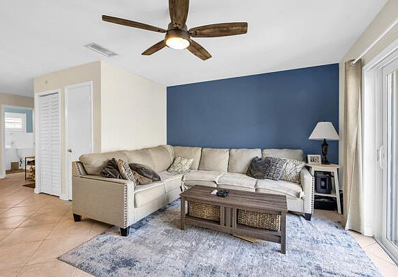 5th image of 412 N Cypress 15 Drive #15