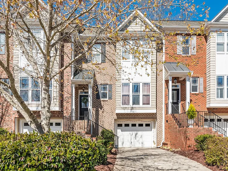 104 Rose Walk Ln — Photo 2