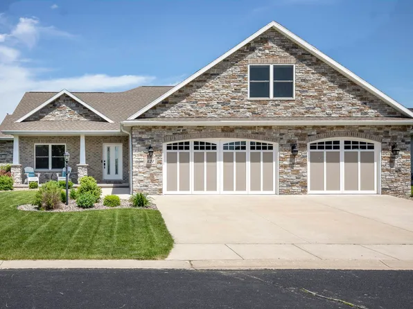 421 Peterlynn Dr, Wrightstown, WI 54180