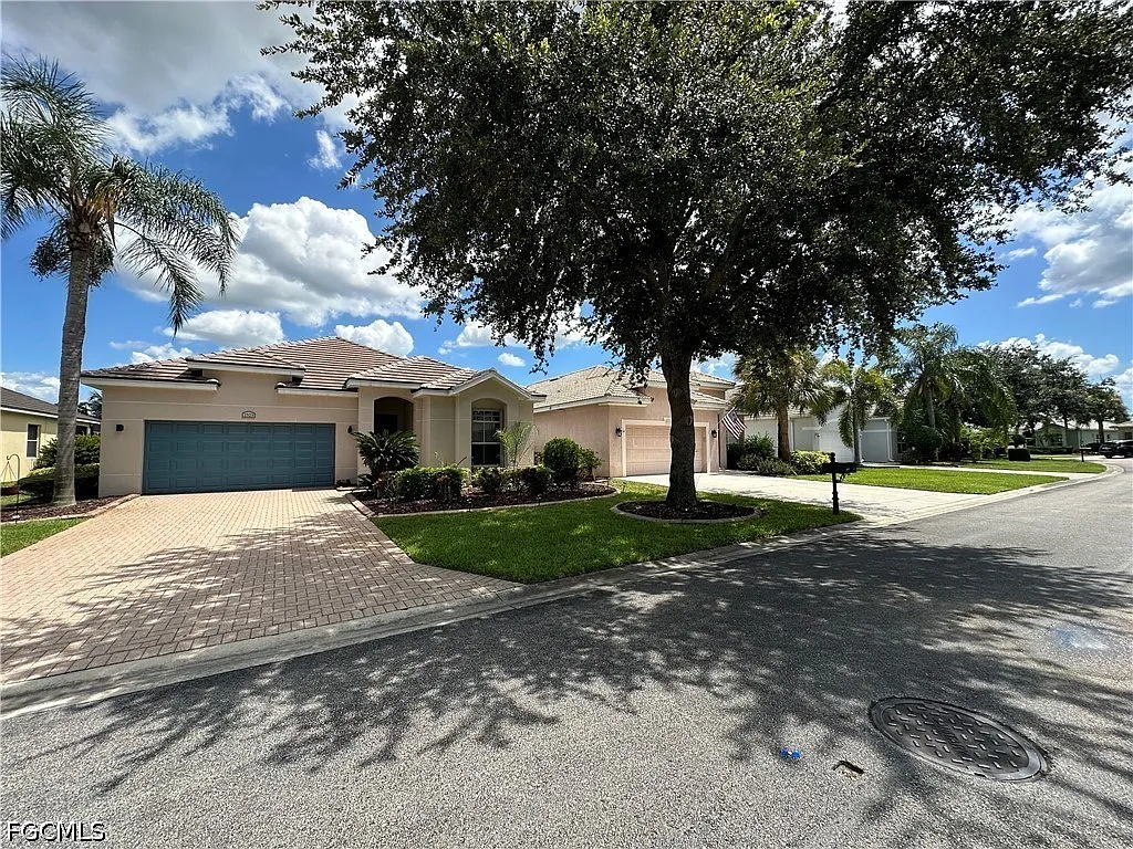 2 bed, 2.0 bath, 1836 sqft, $2,800 — Photo 3