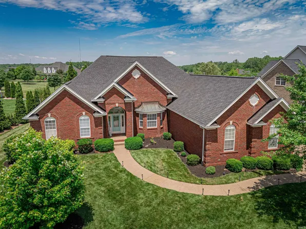 5700 Victoria Bluffs Dr, Newburgh, IN 47630