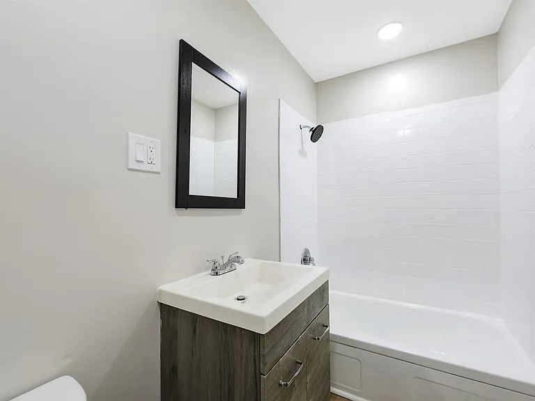 40 Beacon Ave — Photo 8