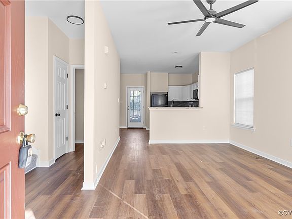 3rd image of 65 W Pilkington St