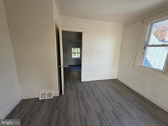 2nd image of 110 W Main St #B