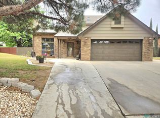 1004 Monterrey Dr, Roswell, NM 88201