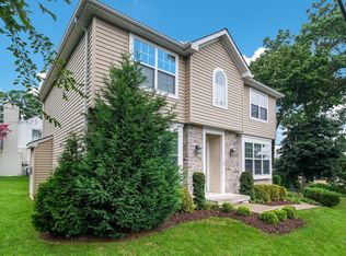 12 N Britton Rd, Springfield, PA 19064