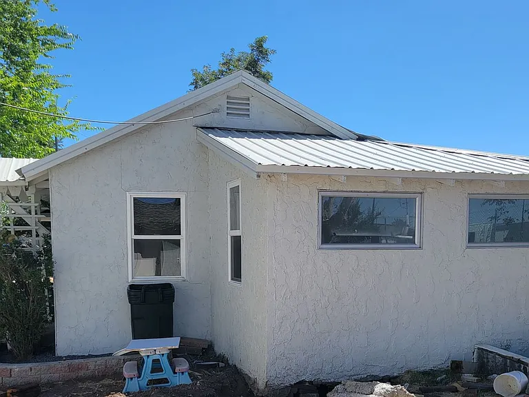 1315 W 4th St — Photo 3