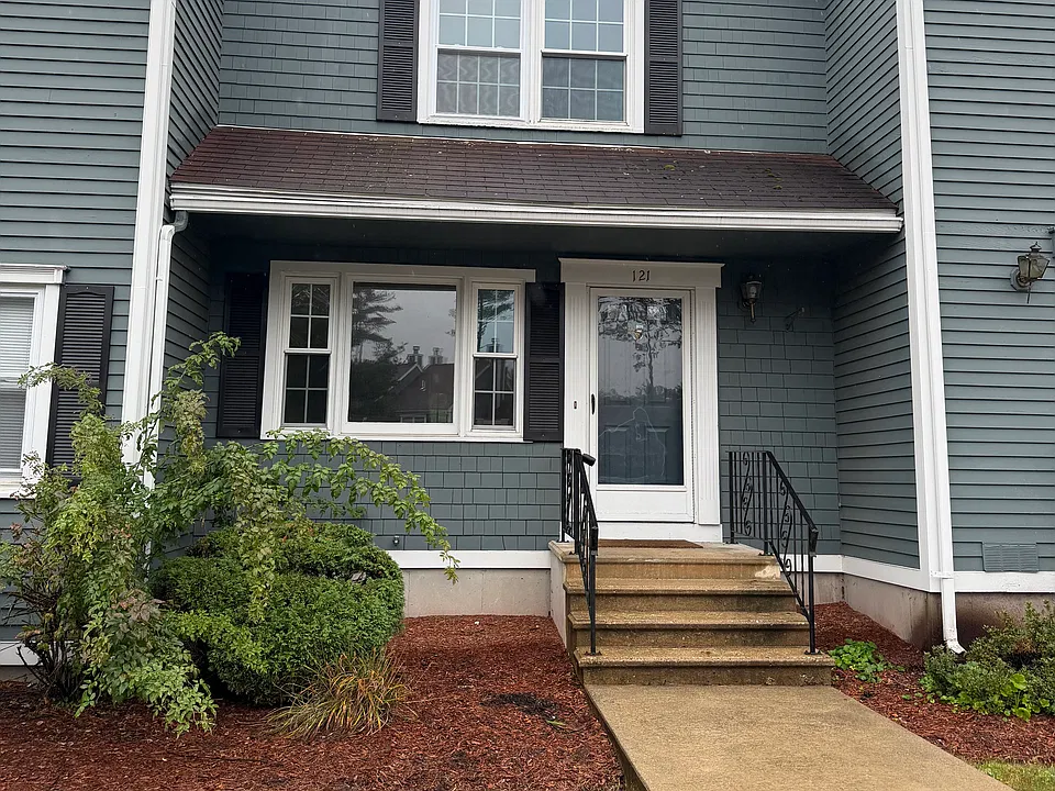 121 Cadogan Way