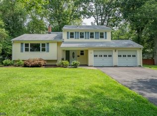112 Briarwood Dr W, Berkeley Heights, NJ 07922
