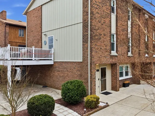 28 N Washington Ave, Margate City, NJ 08402