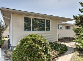 882 Knottwood Rd S, Edmonton, AB T6K3C3