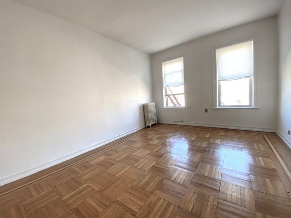 2nd image of 187 Pinehurst Ave APT 5D
