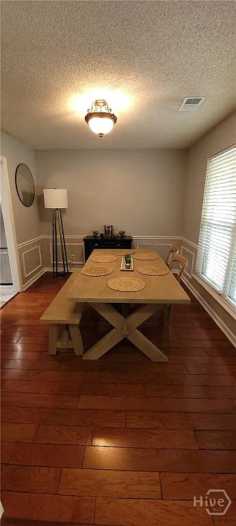 4 bed, 3.0 bath, 2244 sqft, $3,600 — Photo 3