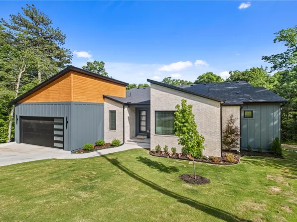 2 Helmsley Cir, Bella Vista, AR 72715