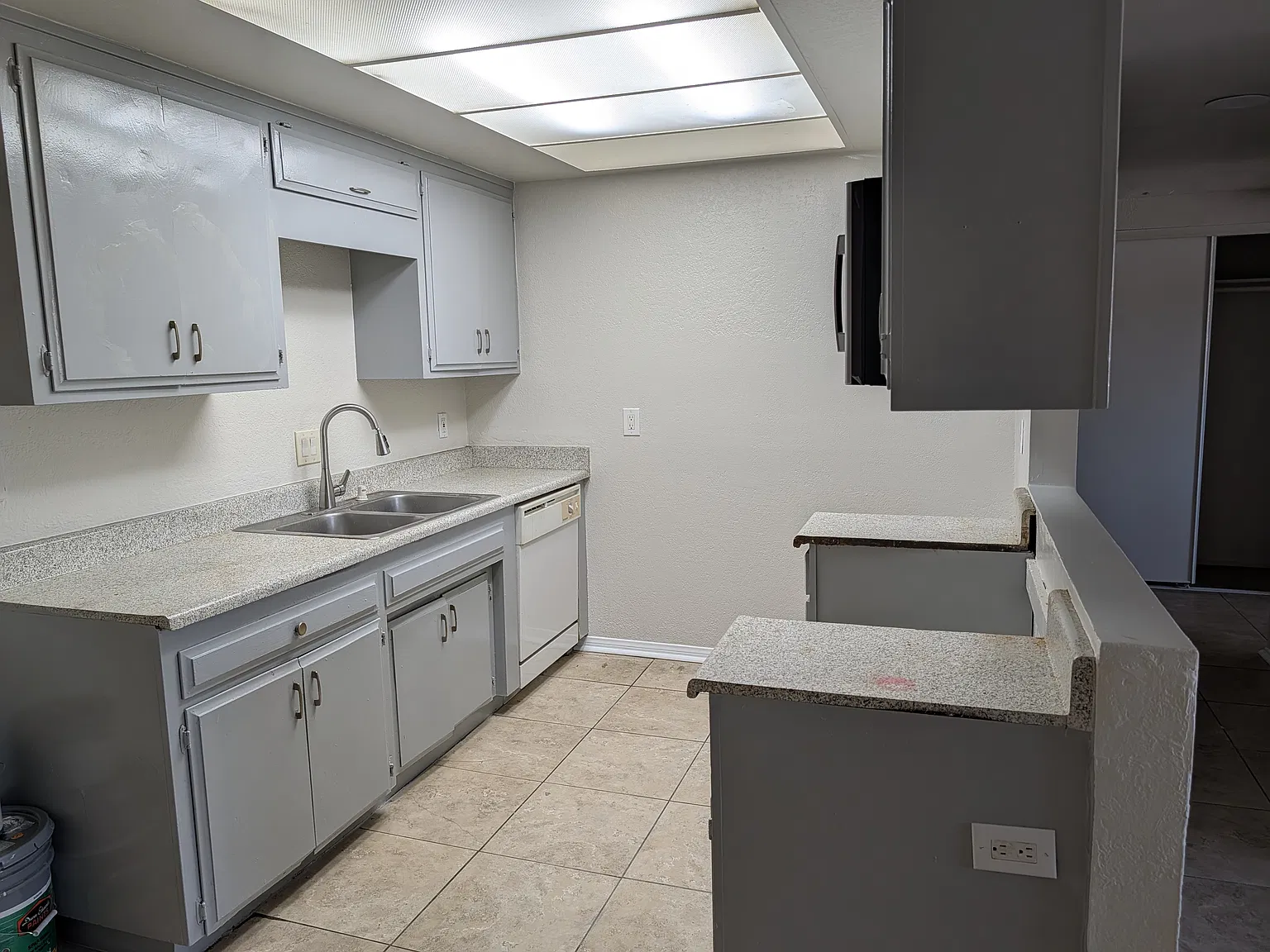 3 bed, 1100 sqft, $2,750 — Photo 4