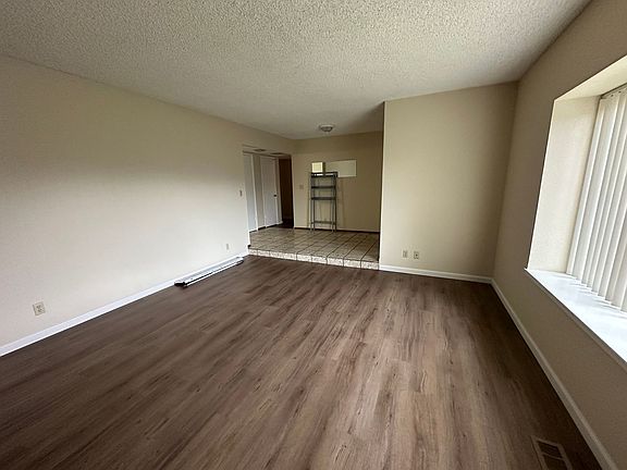 3rd image of 726 Harvard Ave APT A