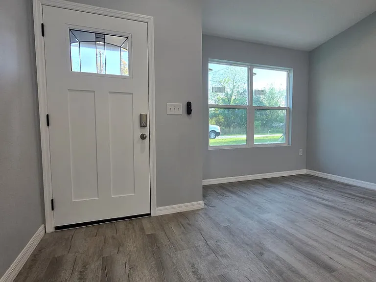 5315 NW 8th Pl — Photo 7
