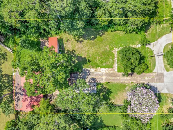 5213 Palm Dr, Dickinson, TX 77539
