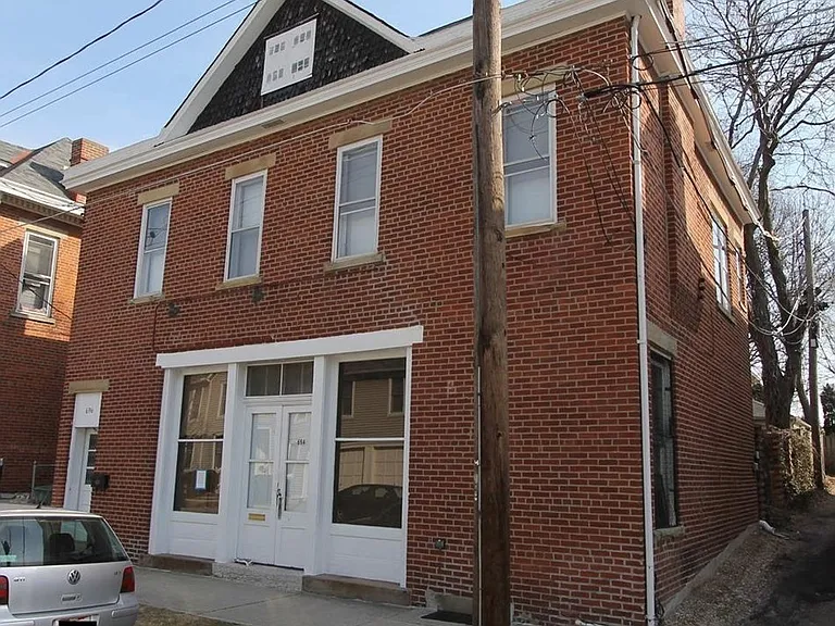 Kerr St 694-696 GW2 — Photo 1