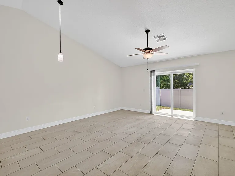 116 Dewitt Ct — Photo 5