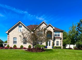 12910 S Waterford Ct, Plainfield, IL 60585