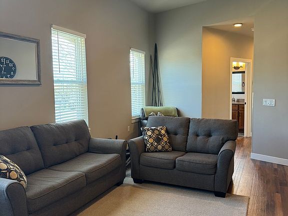 5th image of 5910 Main St #3