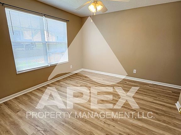 3rd image of 4704 Royal Prince Way