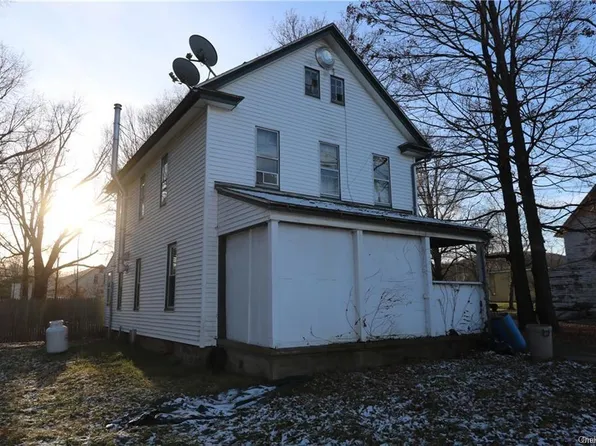 11 Hoar St, Ellenville, NY 12428
