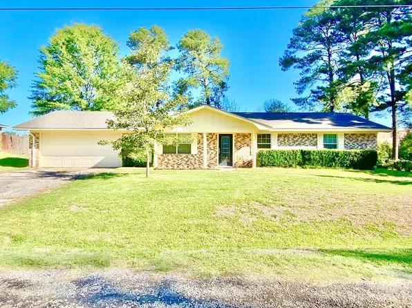 405 Maverick Dr, Palestine, TX 75801