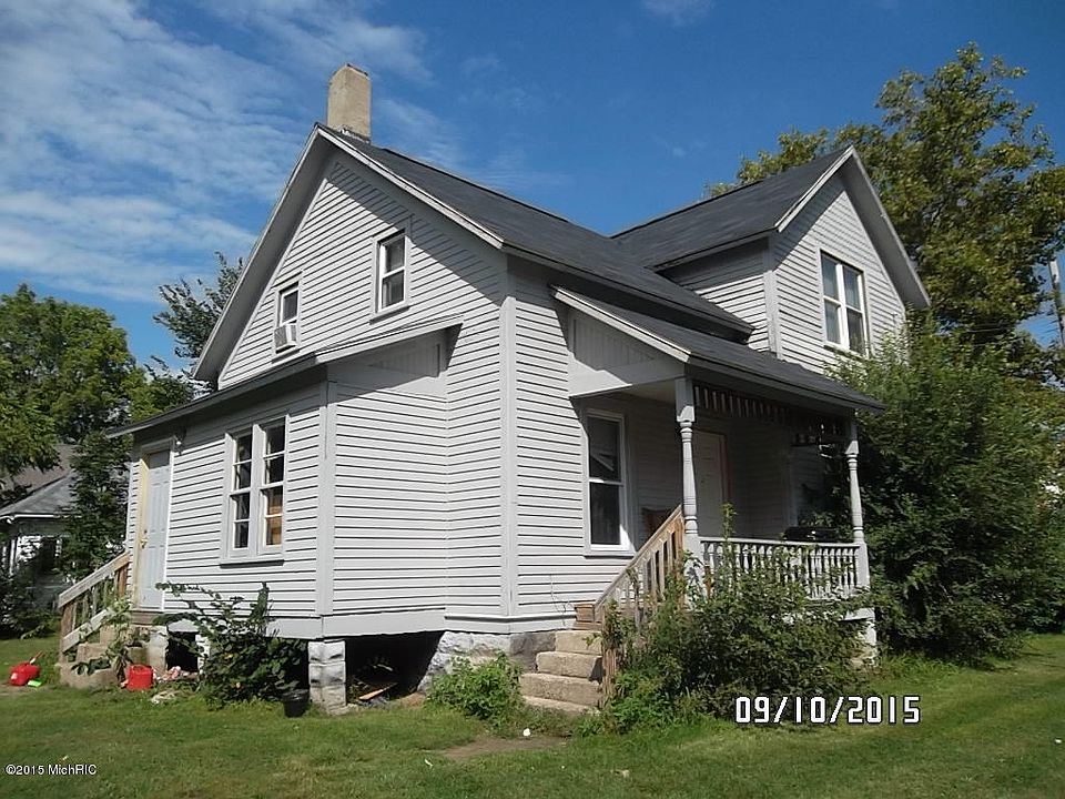 2nd image of 701 Dwight Ave
