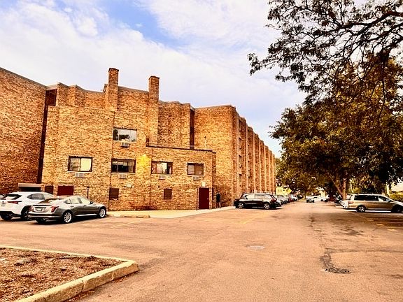 2nd image of 5306 N Cumberland Ave #204