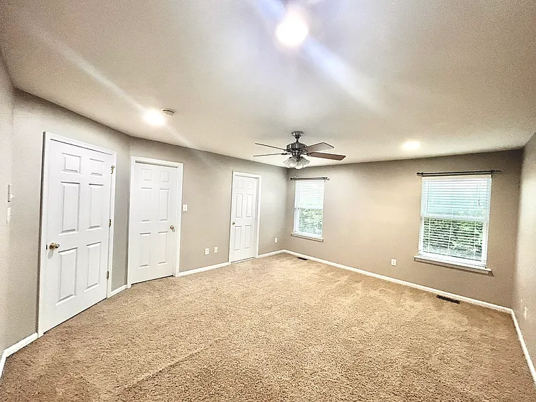 1077 Tudor Dr — Photo 11