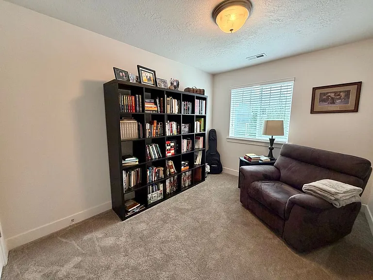263 E Kirsten Ln — Photo 10