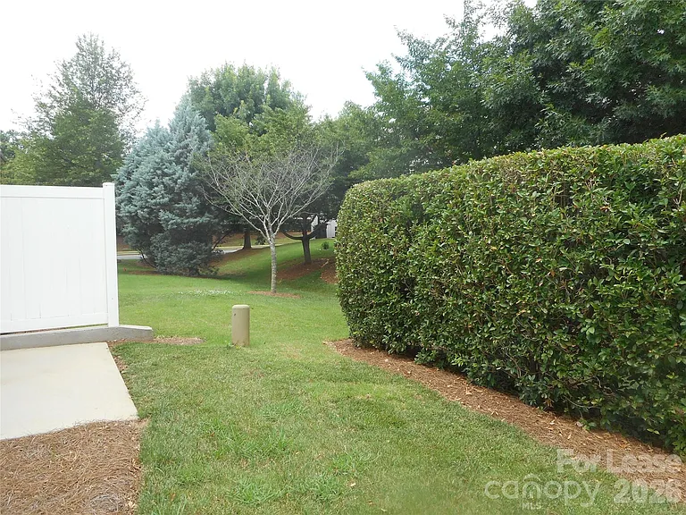 5860 Glassport Ln — Photo 3