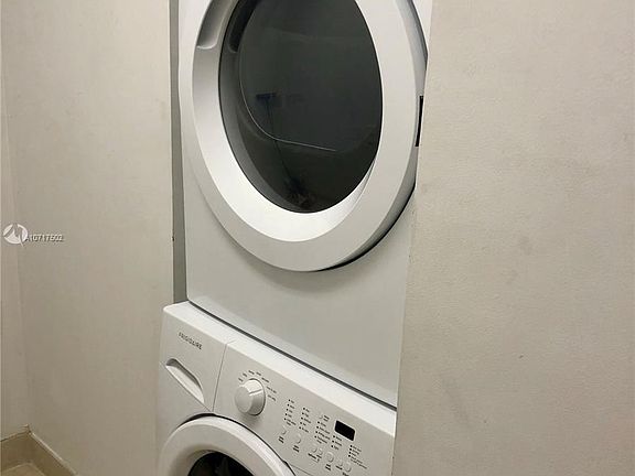 3rd image of 1200 NE 105th St #3