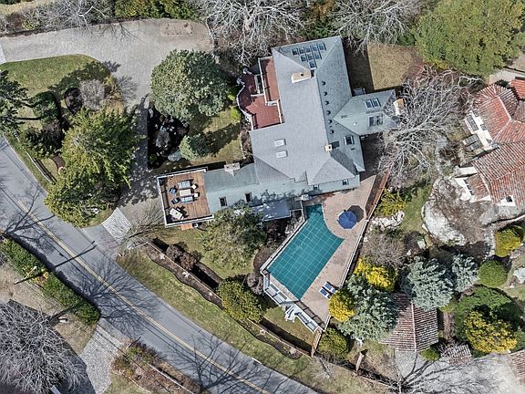 3rd image of 244 Ocean Ave