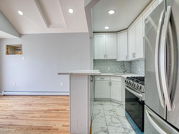 3rd image of 2051 Hermany Ave Floor 2