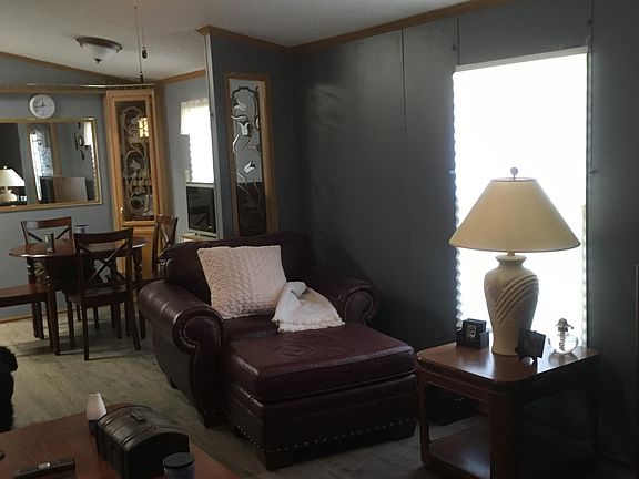 5th image of 868 Oak Dr