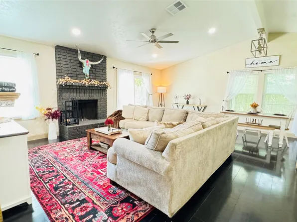 3003 Wood Fox Dr, Alvin, TX 77511