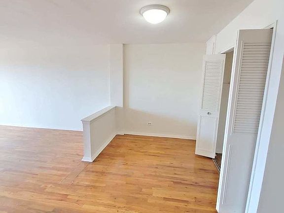 5th image of 465 E 7th St APT 6G
