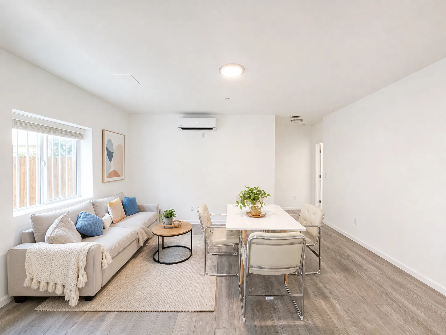 1224 W 37th Pl — Photo 1