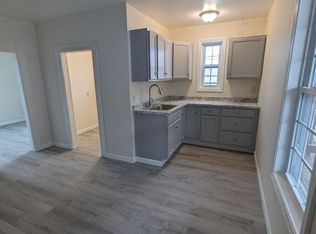 308 Spruce St APT 3, Manchester, NH 03103