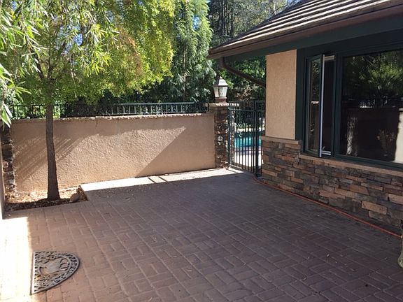 5th image of 572 W Lotus Ave