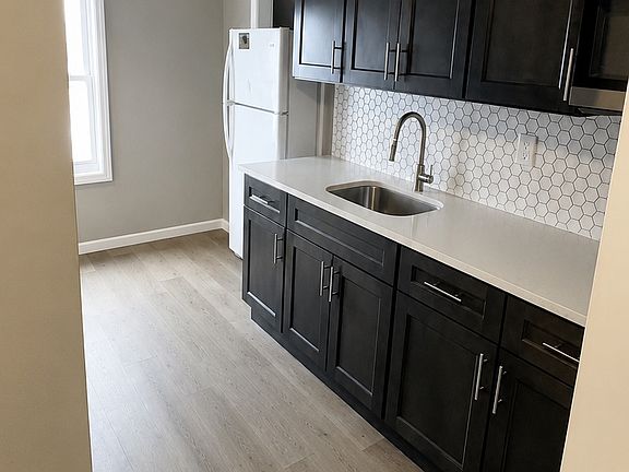 2nd image of 296 Clifton Ave Floor 3