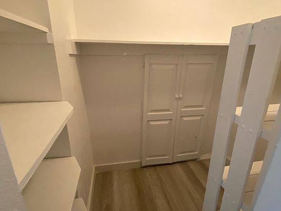 5th image of 4004 Barwood Ln #3804