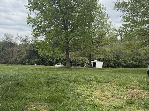 4th image of 1692 Hogg Ridge Rd