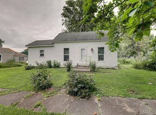 410 N 7th St, La Belle, MO 63447
