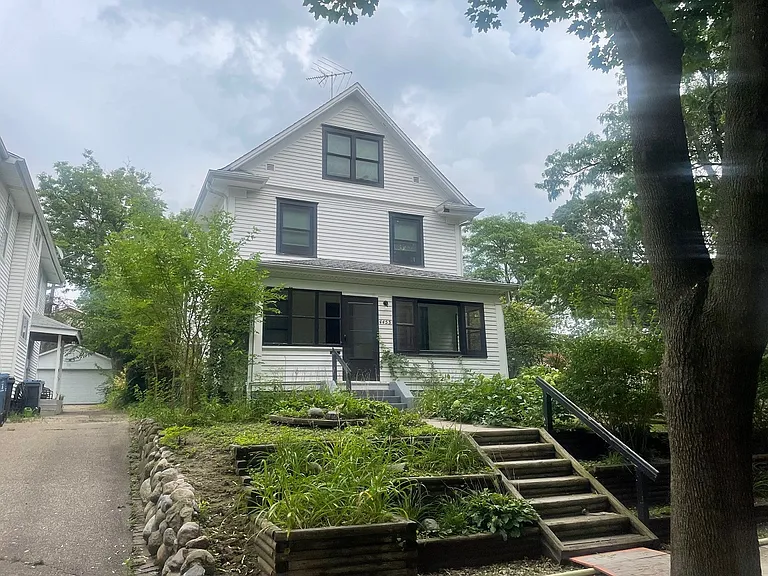 4453 York Ave S — Photo 1