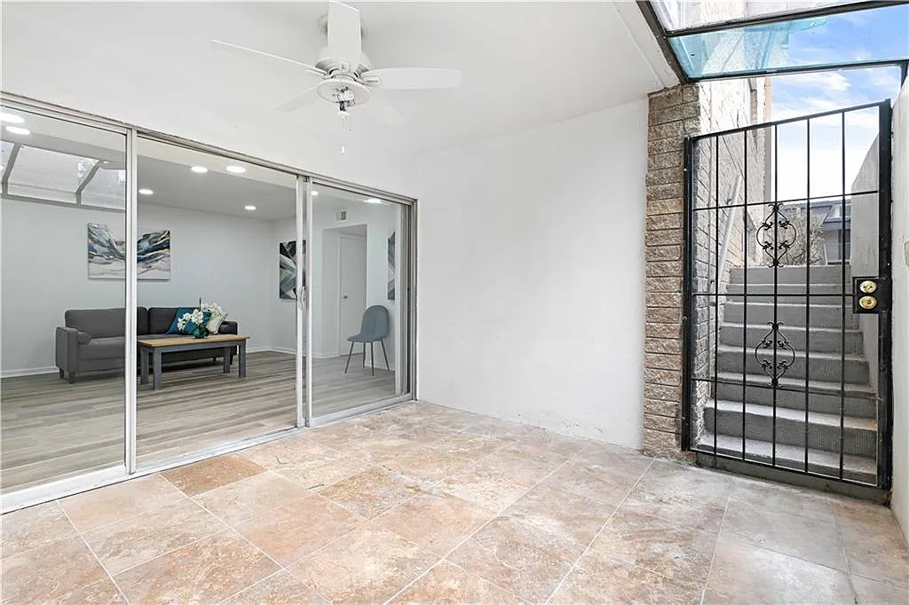 2 bed, 2.0 bath, 1166 sqft, $1,800 — Photo 2